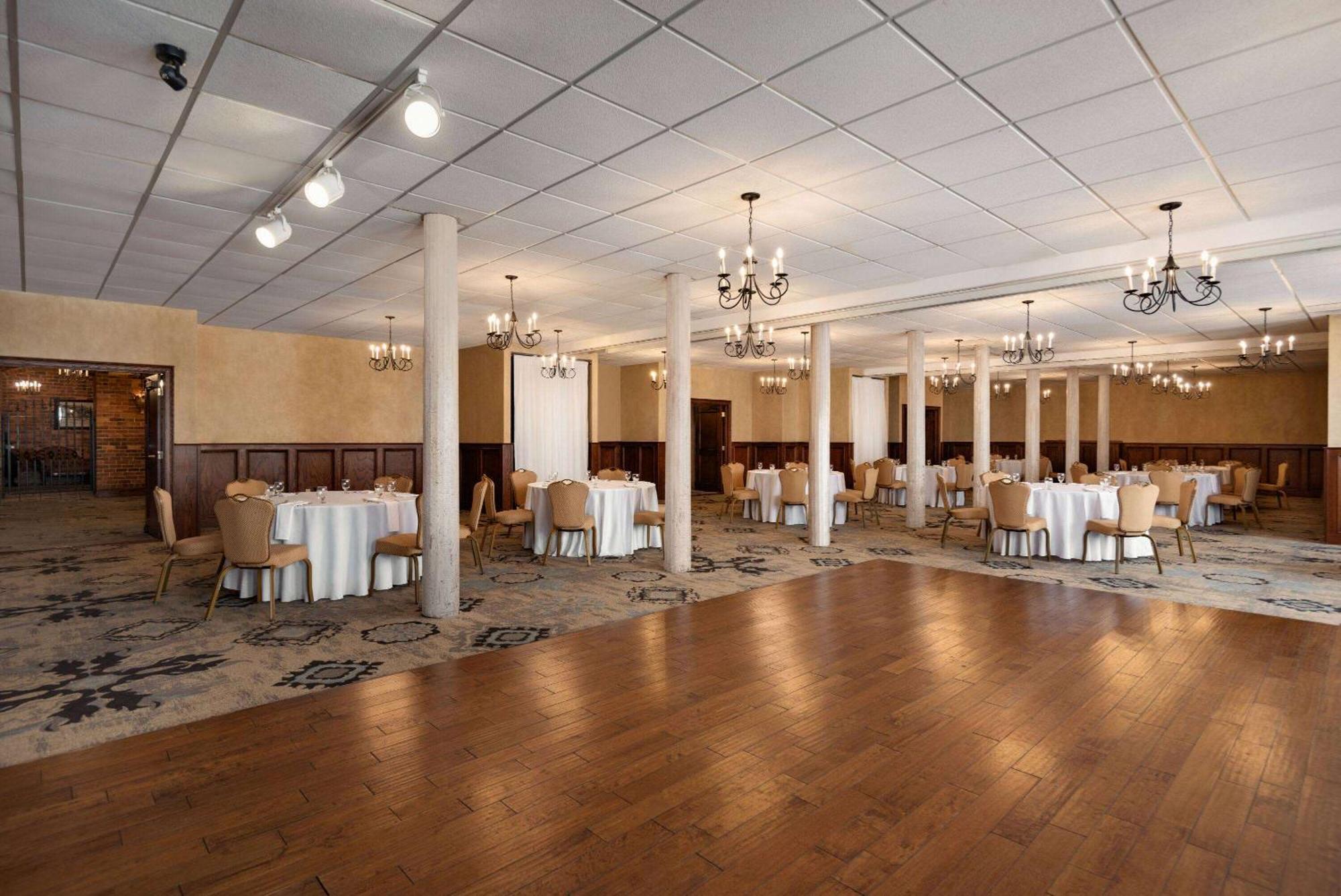 The Historic Brookstown Inn, Trademark Collection By Wyndham Уинстън-Сейлъм Екстериор снимка