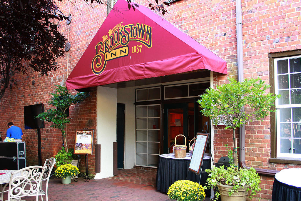The Historic Brookstown Inn, Trademark Collection By Wyndham Уинстън-Сейлъм Екстериор снимка